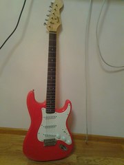 Продаю гитару SQUIER by Fender